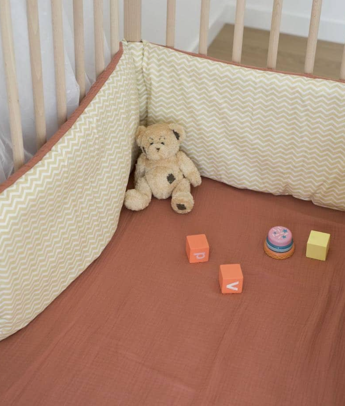 Tour de lit bébé