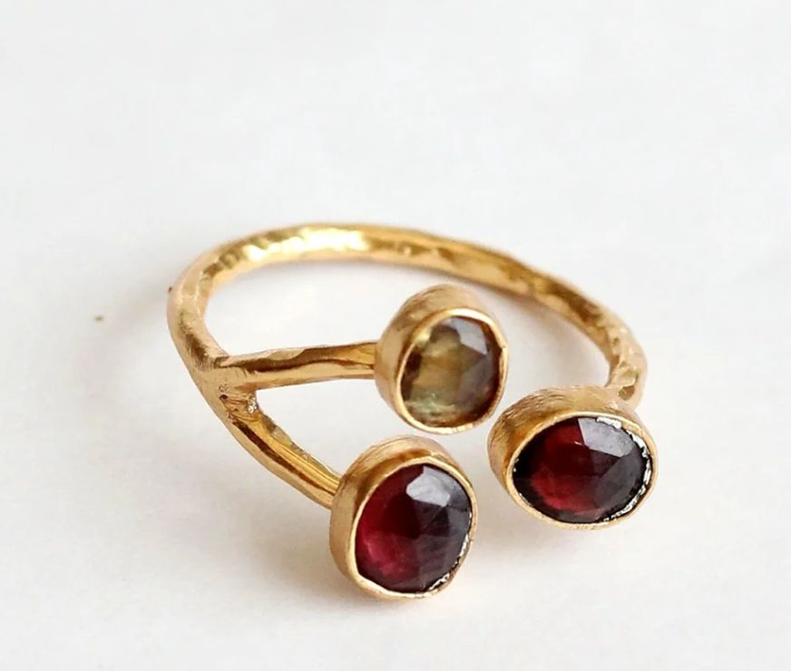 Bague Bali - Grenat, Plaqué Or 24K