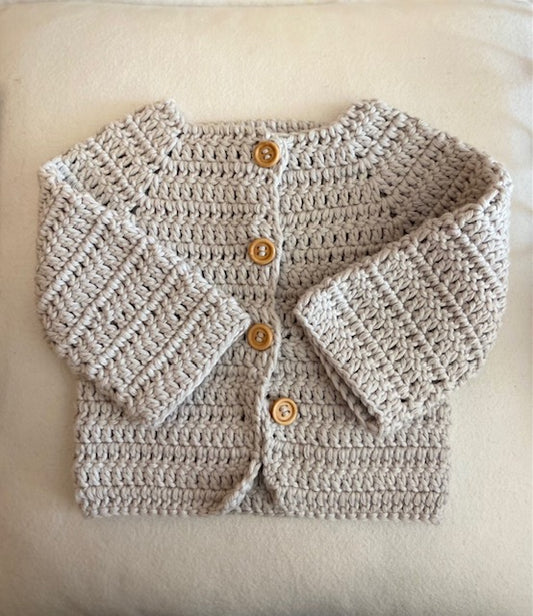 Cardigan Bébé au crochet en coton bouton en bois